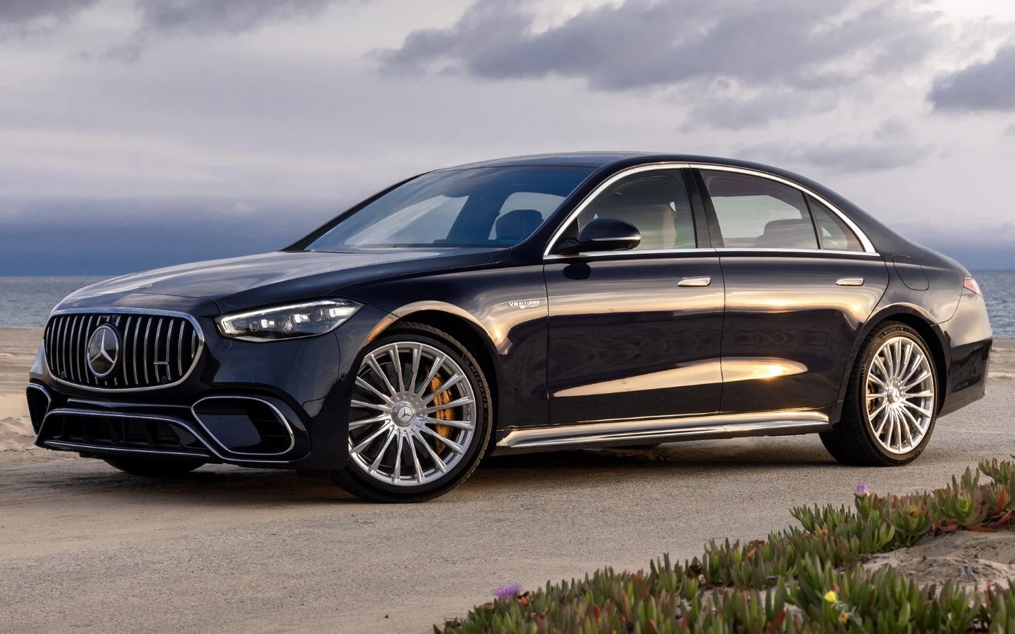 Power and Luxury of the Mercedes-AMG S63e Performance